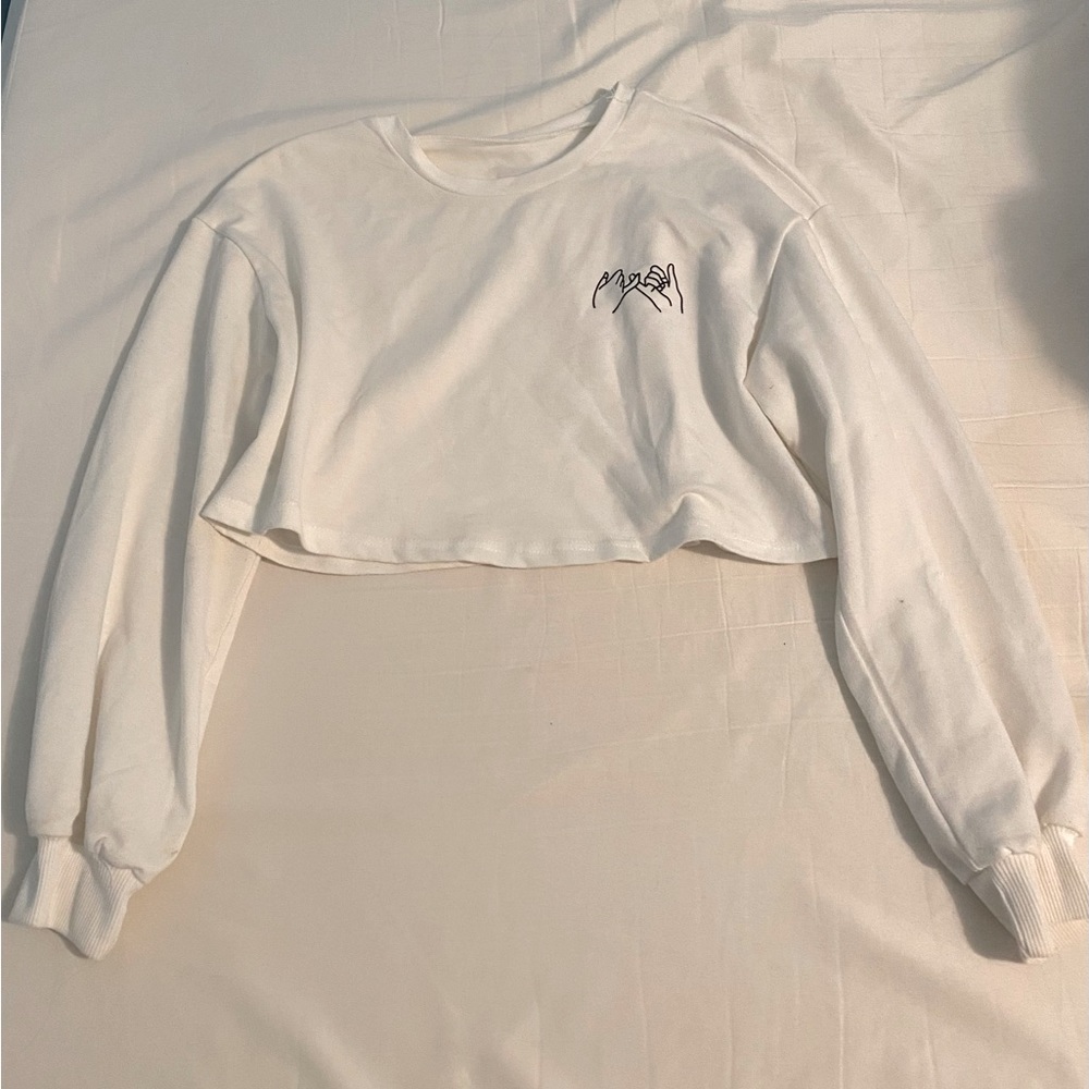 Trendy cropped sweatshirt